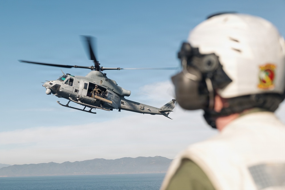 11th MEU Marines, Sailors Embark USS Boxer