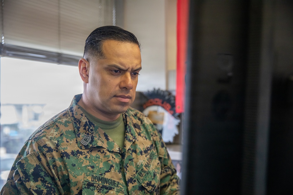 MWSS-171 Master Sgt. Adam Dominguez builds his Marines Motor Tough