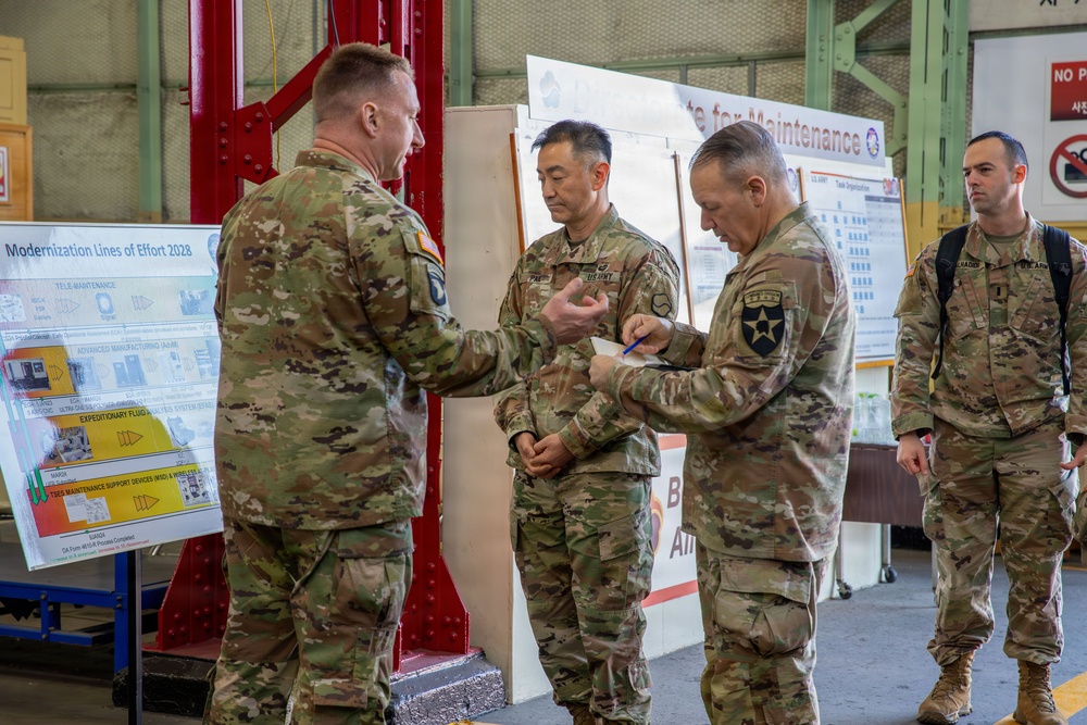 Touring the Combat Power Generation Center