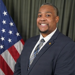 NAVFAC Washington Engineer Joins Elite Leadership Program to Strengthen Regional Impact