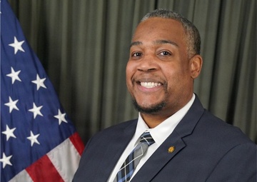 NAVFAC Washington Engineer Joins Elite Leadership Program to Strengthen Regional Impact