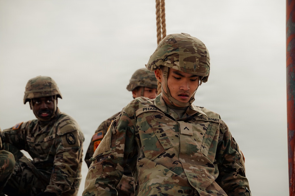Soldiers from Echo Company, 1-44 ADA conduct Leaders Reaction Course