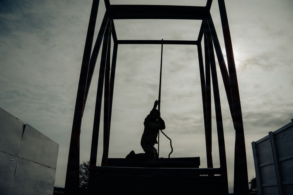 Soldiers from Echo Company, 1-44 ADA conduct Leaders Reaction Course