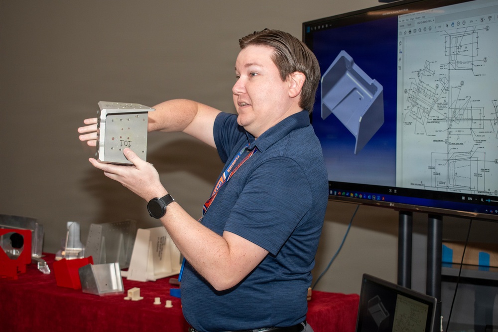 FRCE hosts 2nd Marine Logistics Group with eye on collaboration