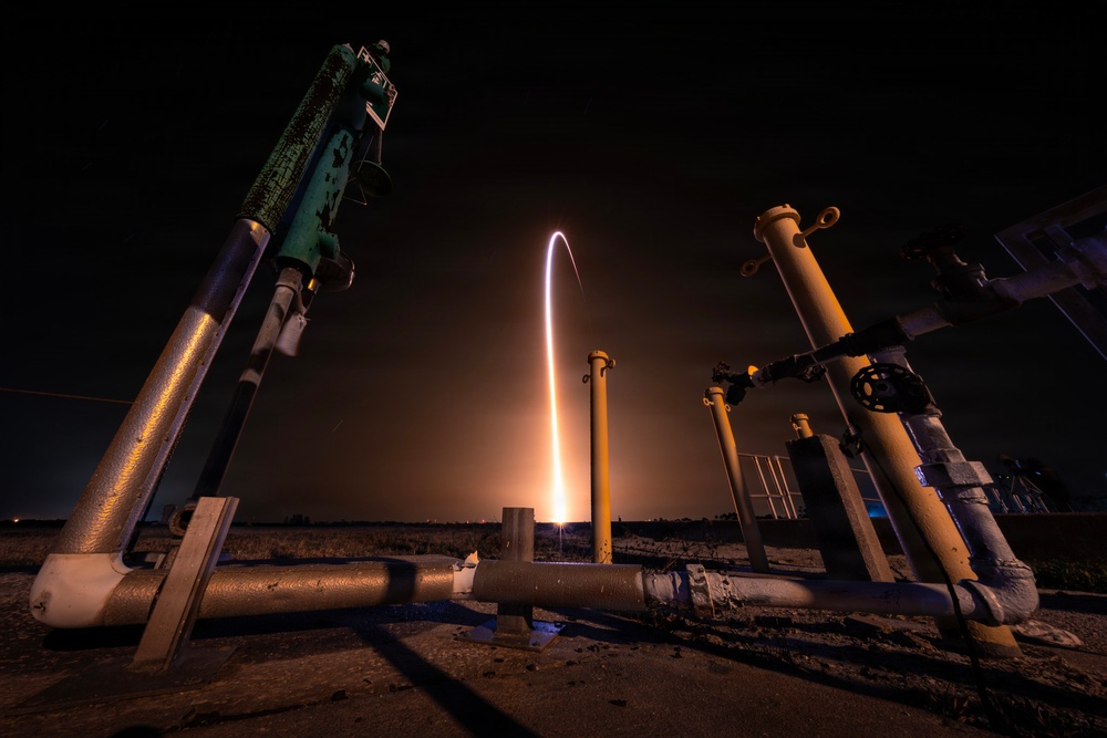 Starlink 6-104 Launches from Cape Canaveral Space Force Station