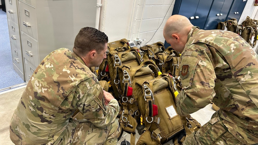 Brig. Gen. Ryan Garlow visits Aviano AB