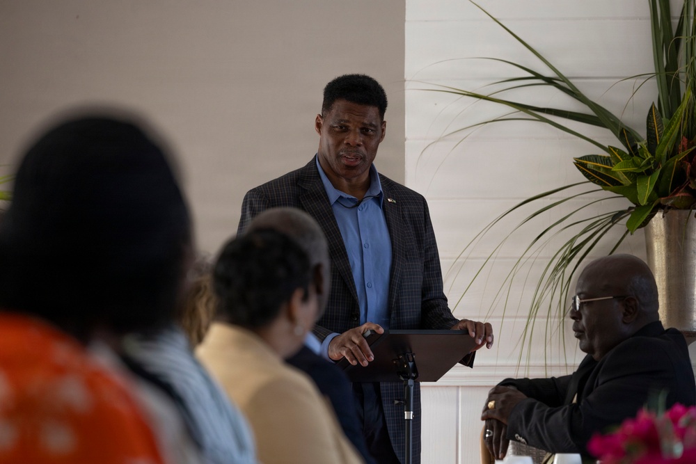 U.S. Ambassador visits The Bahamas during MAG-29 DAO Exercise