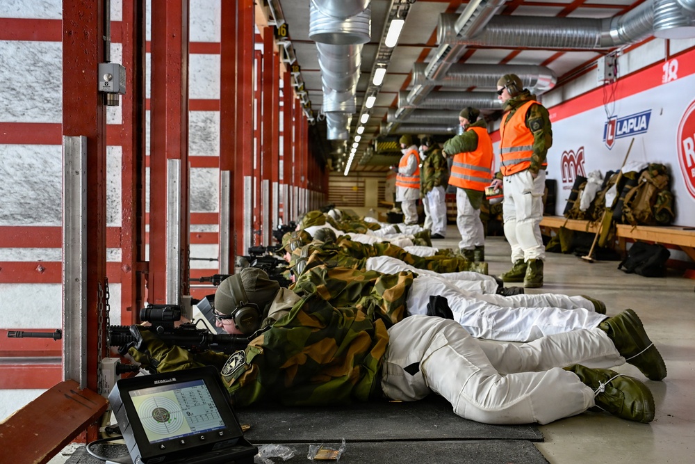 Minnesota National Guard receives introduction to HK-416 training from Norwegian Home Guard during NOREX53