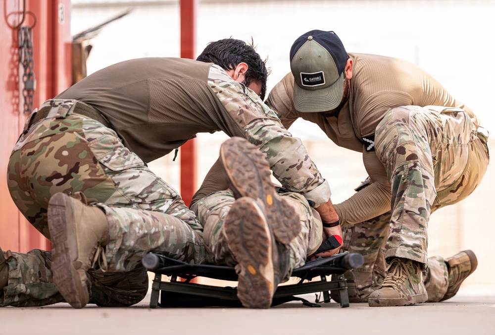 82nd ERQS conducts joint medical and rope rescue training with Spanish Special Naval Warfare Force