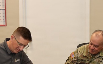 Army Organizations Sign Agreement Providing Hands-On Laboratory Experience to Soldiers