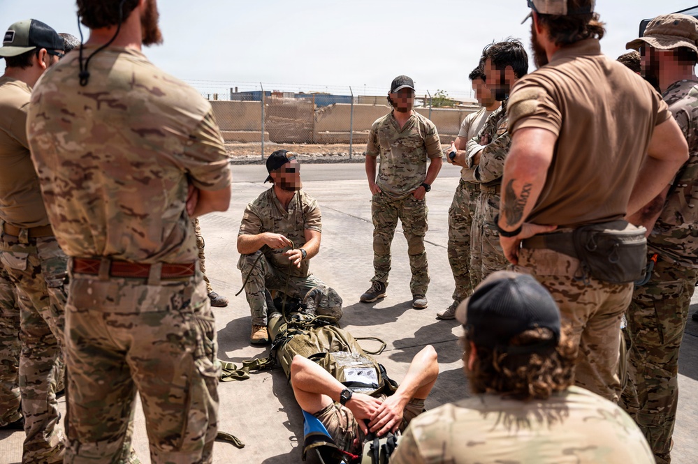 82nd ERQS conducts joint medical and rope rescue training with Spanish Special Naval Warfare Force