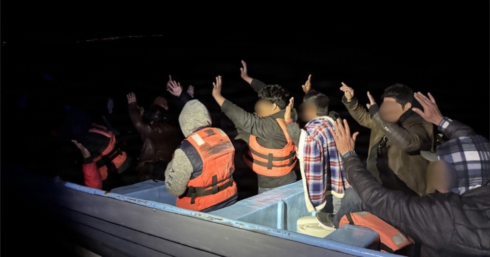 Coast Guard interdicts 20 aliens near Sunset Cliffs