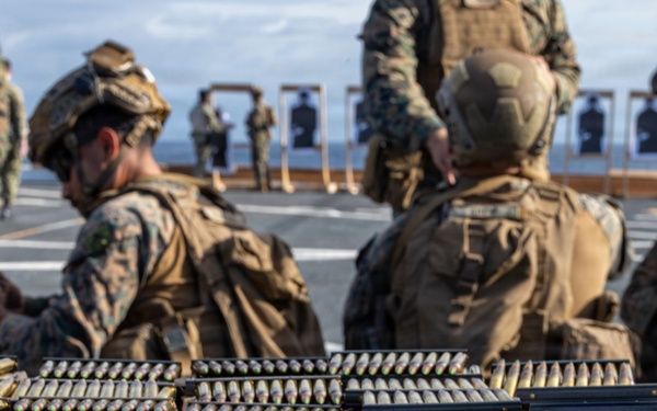 31st MEU | Battery Co live-fire deck shoot
