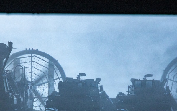 31st MEU | LCAC from ship-to-shore