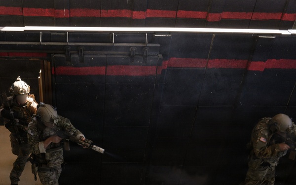 Green Berets Conduct Close Quarters Battle Training at Fort Carson