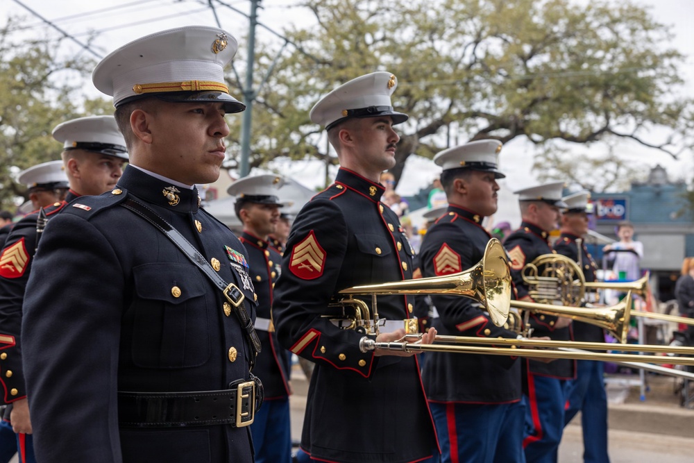 1st MARDIV Band performs in New Orleans Mardi Gras Parade