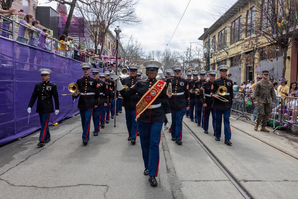 1st MARDIV Band performs in New Orleans Mardi Gras Parade