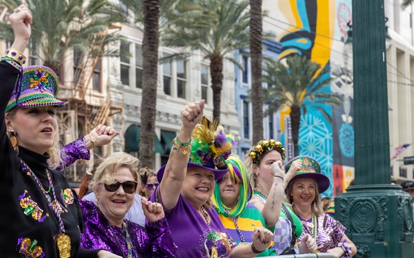 1st MARDIV Band performs in New Orleans Mardi Gras Parade