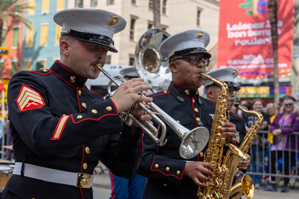 1st MARDIV Band performs in New Orleans Mardi Gras Parade