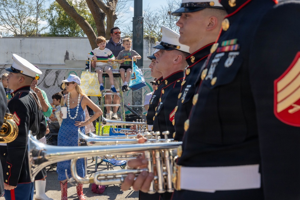 1st MARDIV Band participates in Mardi Gras Parade