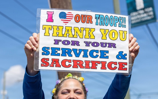 1st MARDIV Band participates in Mardi Gras Parade