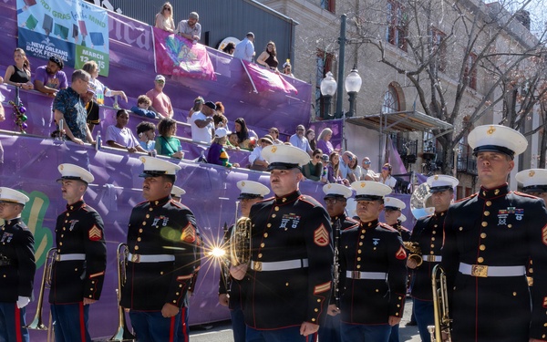1st MARDIV Band participates in Mardi Gras Parade