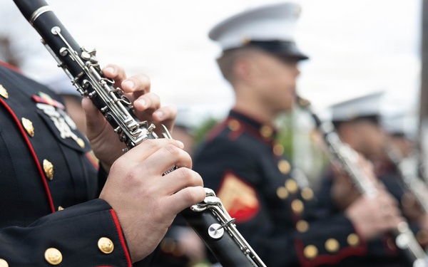 1st MARDIV Band participates in Mardi Gras Parade