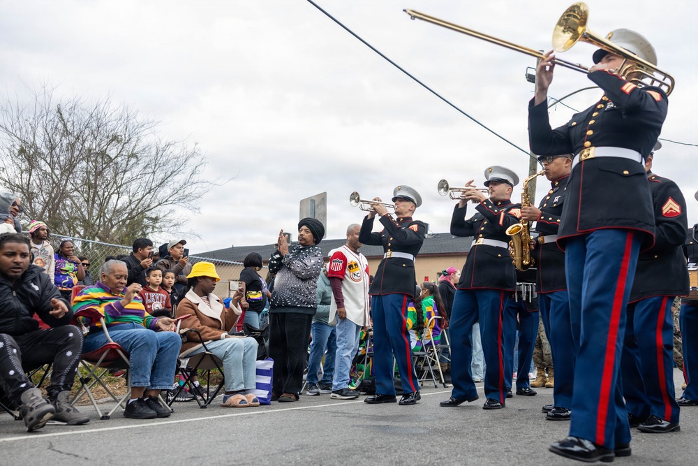 1st MARDIV Band participates in Mardi Gras Parade