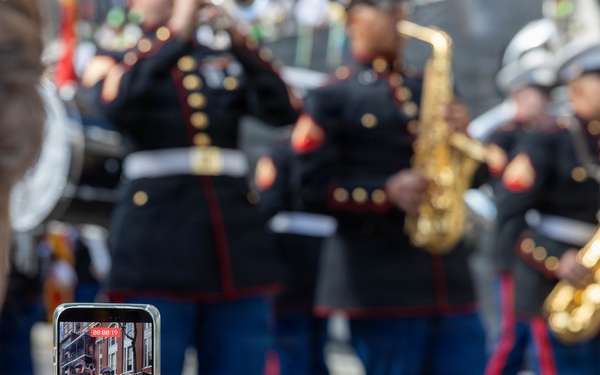 1st MARDIV Band participates in Mardi Gras Parade