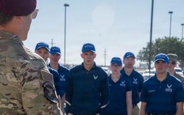 Embry-Riddle ROTC Cadets visit DM