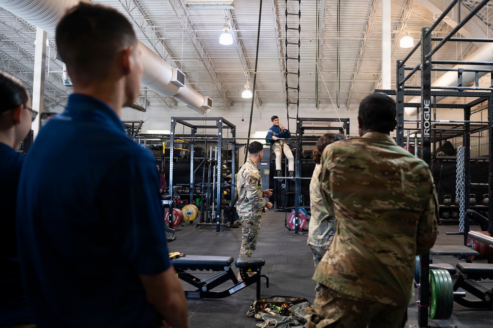 Embry-Riddle ROTC Cadets visit DM