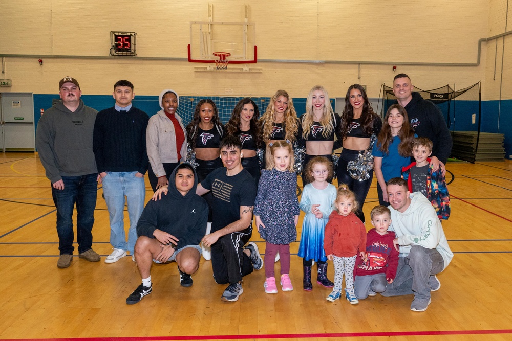 Atlanta Falcons cheerleaders connect with Pathfinder community