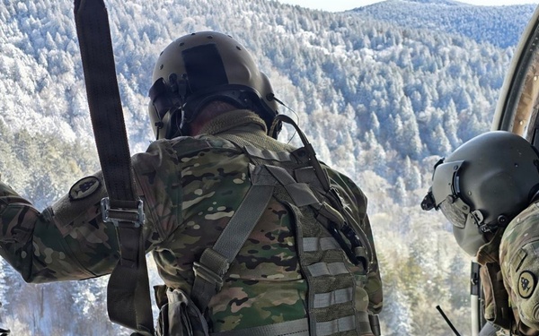 Tennessee Guardsmen rescue hiker in Great Smoky Mountains National Park