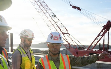 Nashville District commander briefs LRD commander on Chickamauga Lock