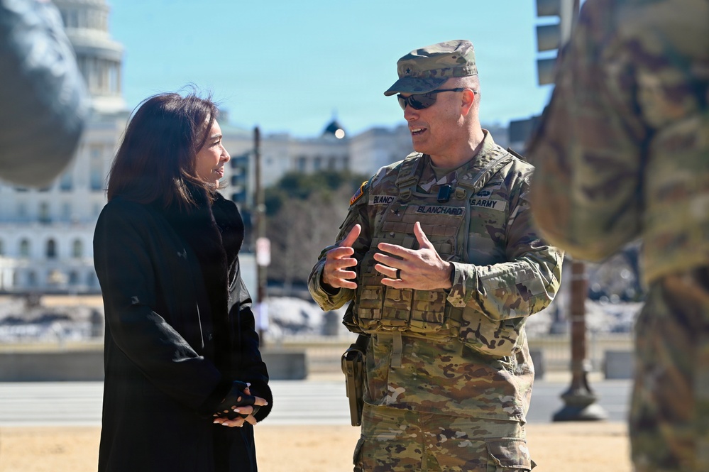 U.S. Attorney for the District of Columbia Meets JTF-DC Presence Patrols on National Mall