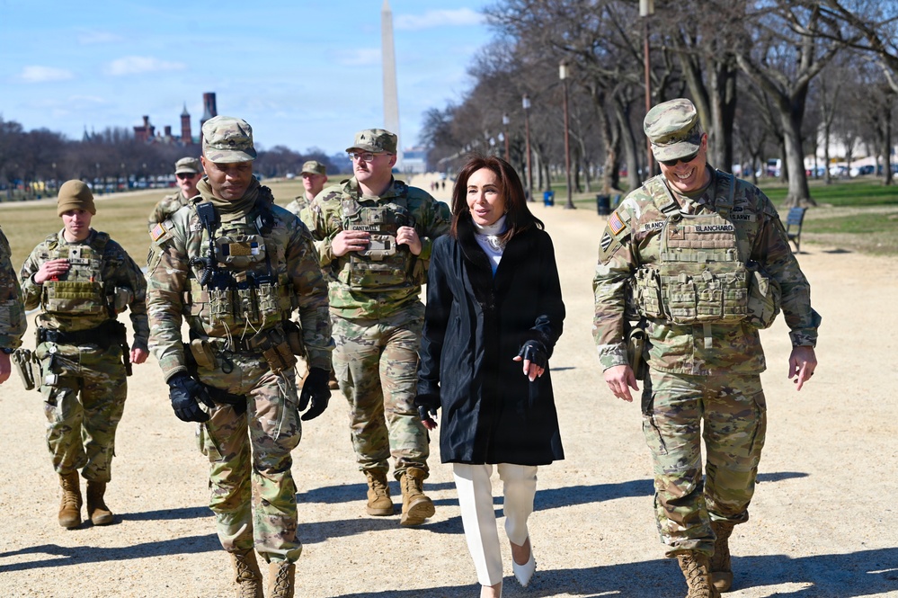 U.S. Attorney for the District of Columbia Meets JTF-DC Presence Patrols on National Mall