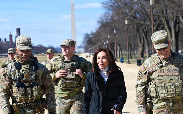U.S. Attorney for the District of Columbia Meets JTF-DC Presence Patrols on National Mall