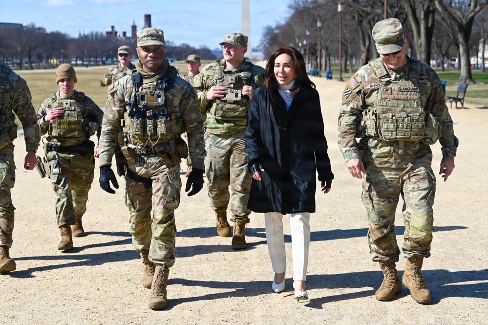 U.S. Attorney for the District of Columbia Meets JTF-DC Presence Patrols on National Mall