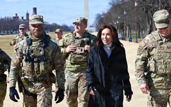 U.S. Attorney for the District of Columbia Meets JTF-DC Presence Patrols on National Mall