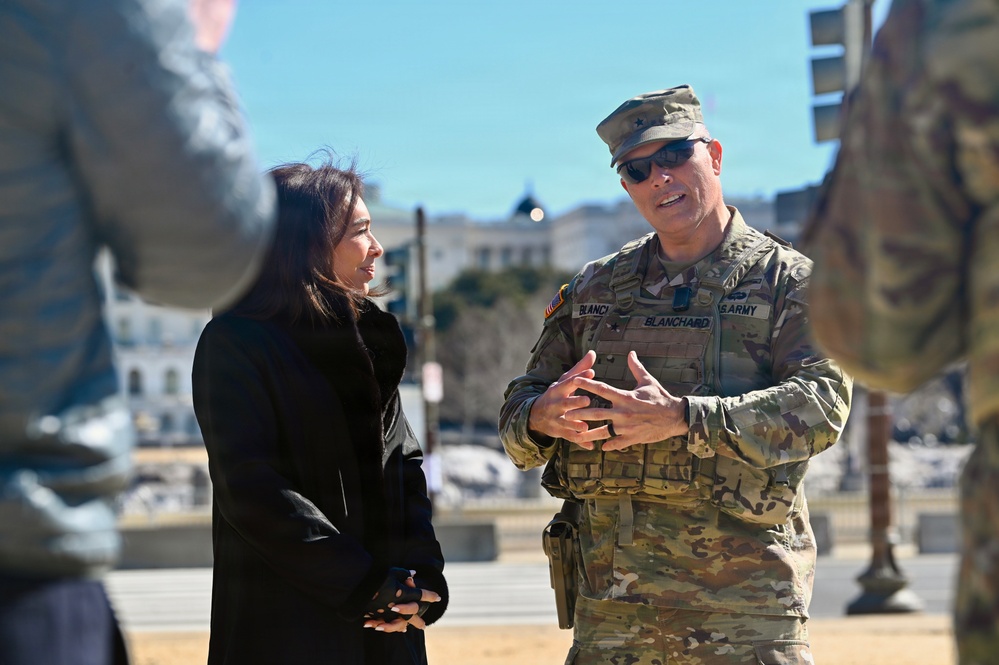 U.S. Attorney for the District of Columbia Meets JTF-DC Presence Patrols on National Mall