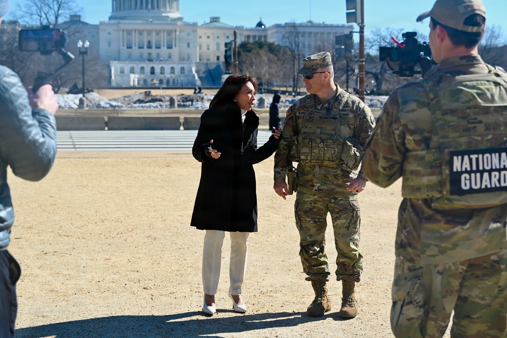 U.S. Attorney for the District of Columbia Meets JTF-DC Presence Patrols on National Mall