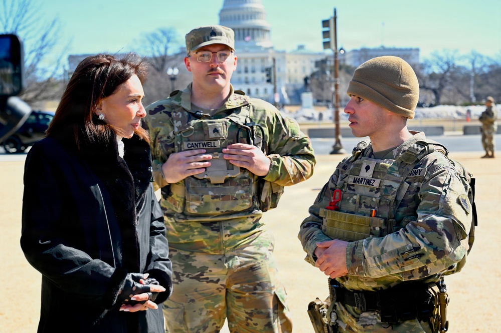 U.S. Attorney for the District of Columbia Meets JTF-DC Presence Patrols on National Mall