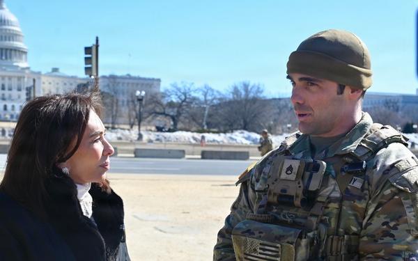 U.S. Attorney for the District of Columbia Meets JTF-DC Presence Patrols on National Mall