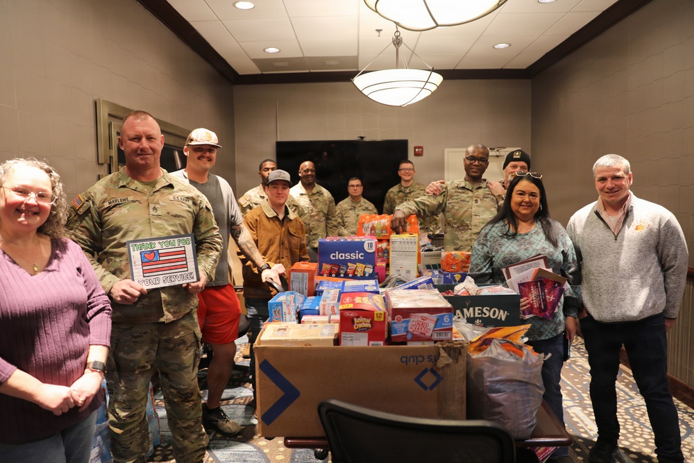 Family Readiness Group (FRG) visits South Carolina National Guard Soldiers deployed in support of D.C. Safe and Beautiful mission