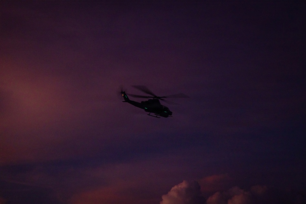 22ND MEU (SOC) | Night Flight Ops USS Fort Lauderdale