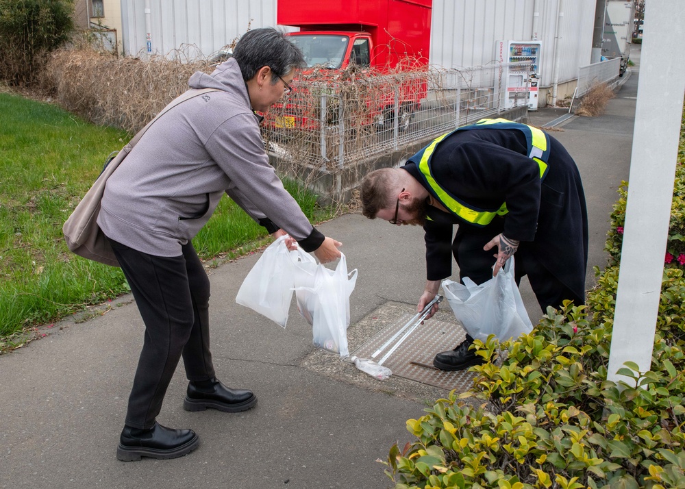 Ayase Curbside Clean Up