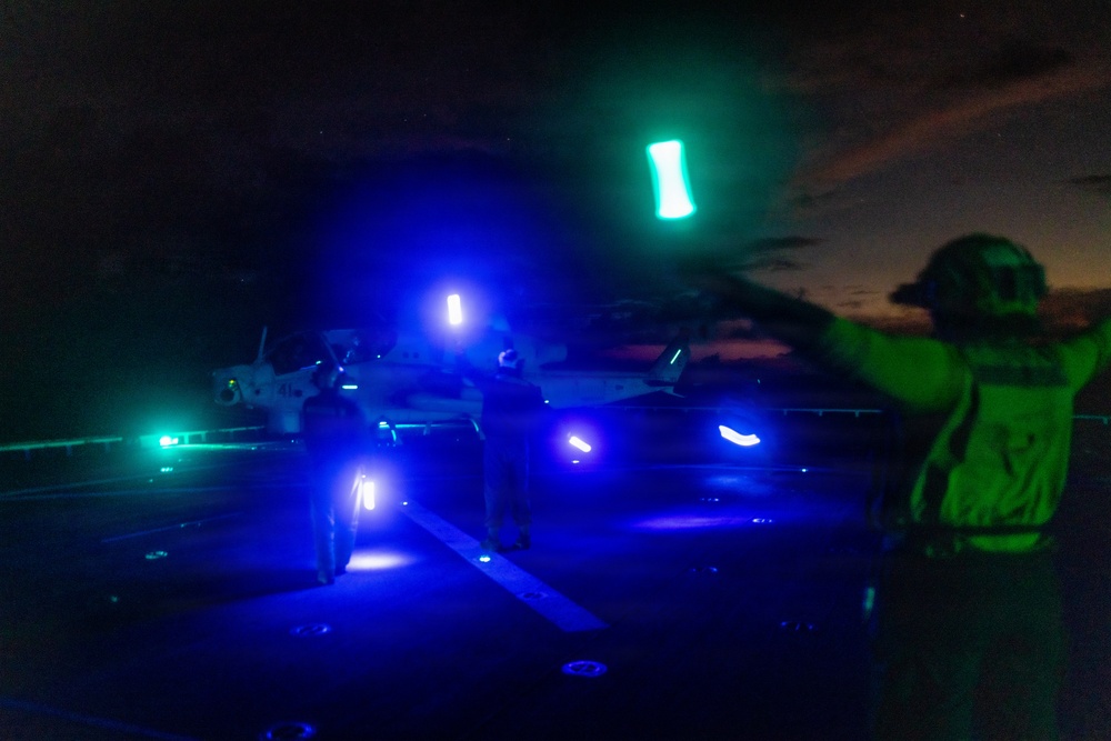 22ND MEU (SOC) | Night Flight Ops USS Fort Lauderdale