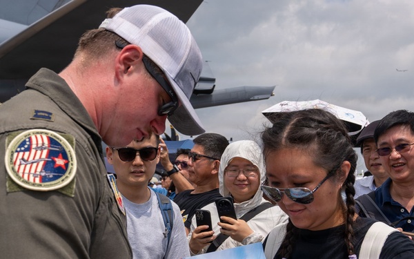 U.S. reaffirms their vital presence in the Pacific, Singapore Airshow 2026