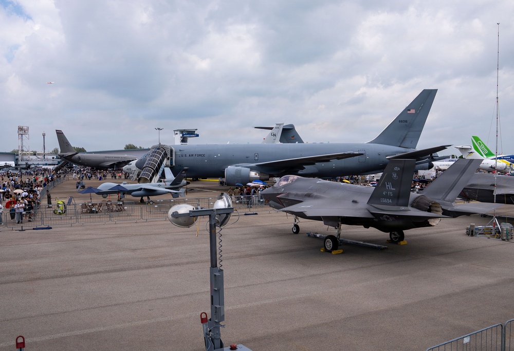 U.S. reaffirms their vital presence in the Pacific, Singapore Airshow 2026