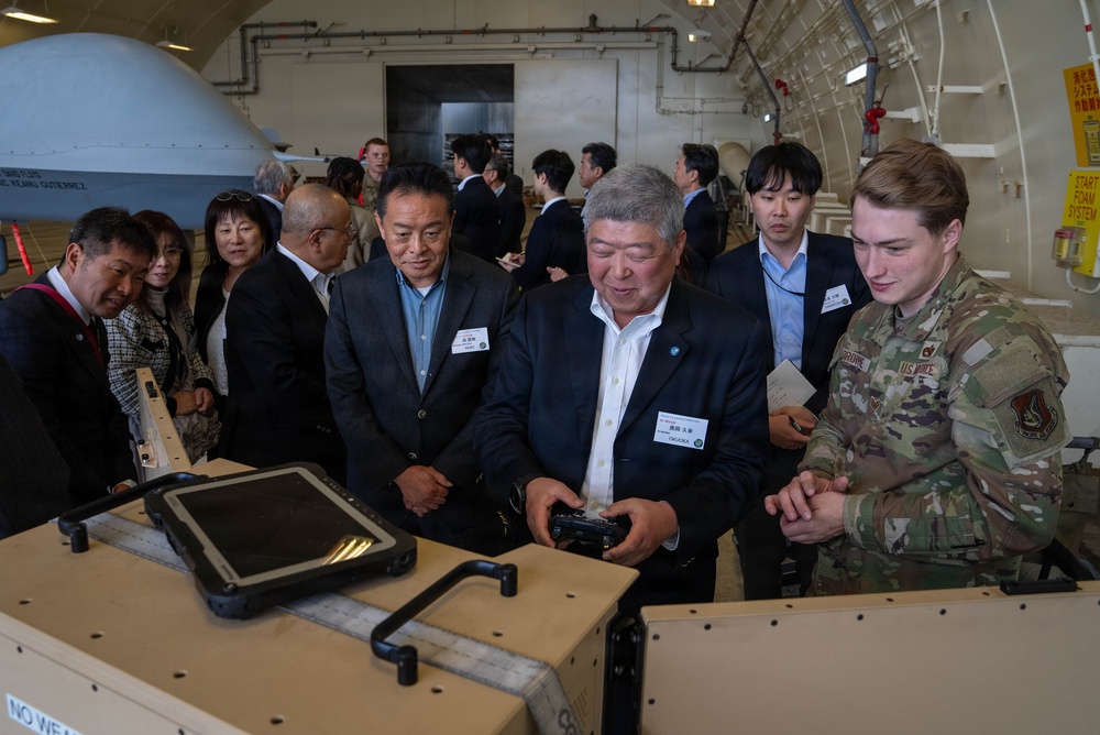 18th Wing welcomes JAAGA for tour and awards ceremony